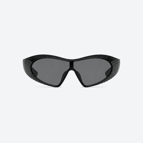 VYSER Black sunglasses with a ribbed frame on a white background