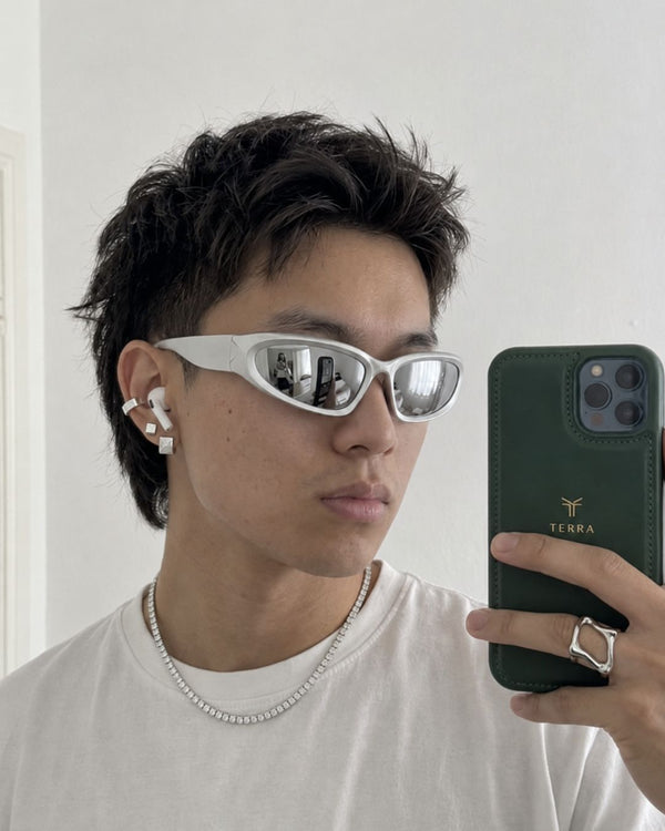 mirrored lens hits different. no gap, sits perfect on the face. certified drip.