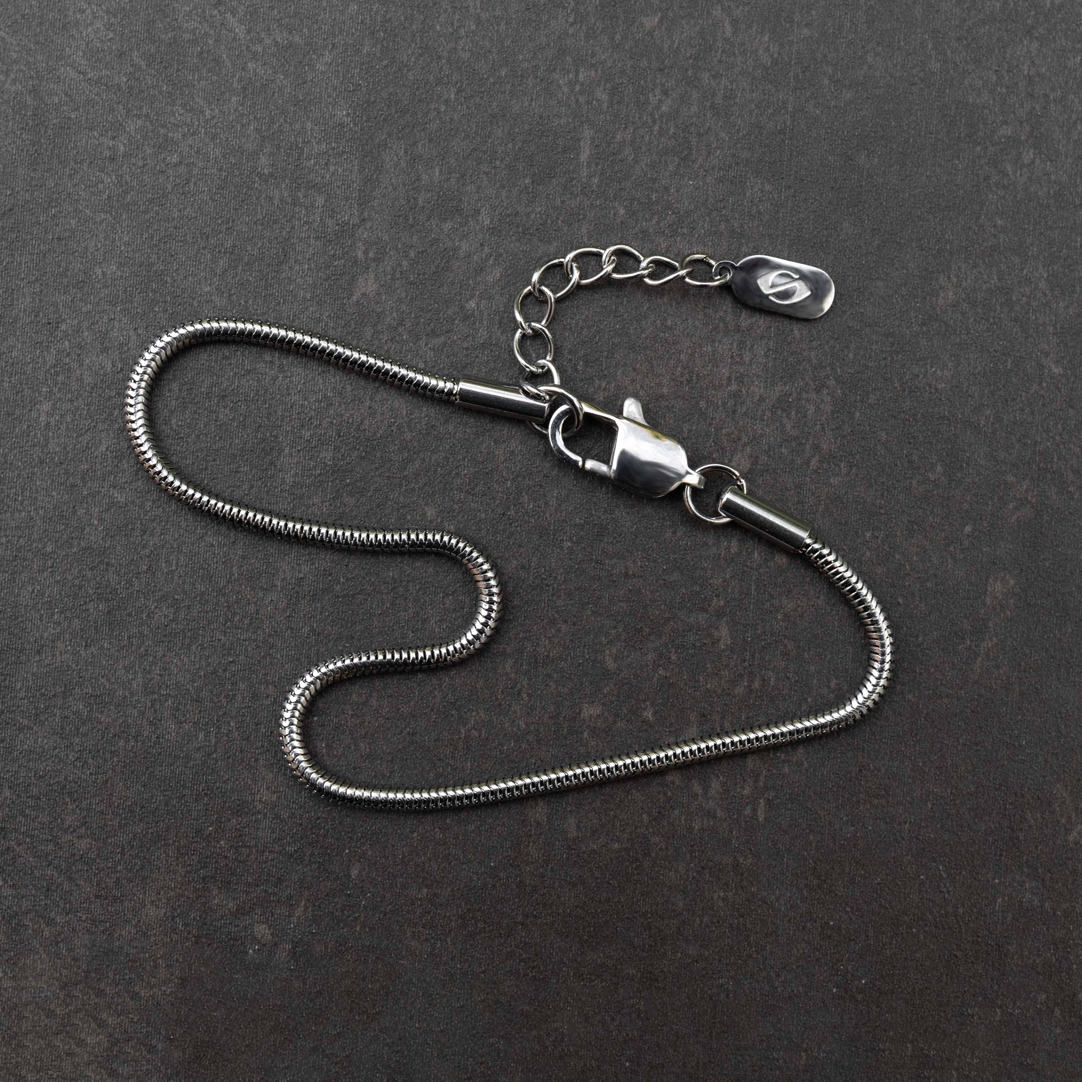 Cael Armband
